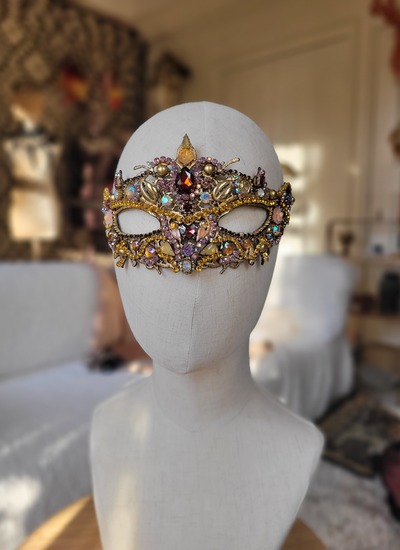 Amber mask