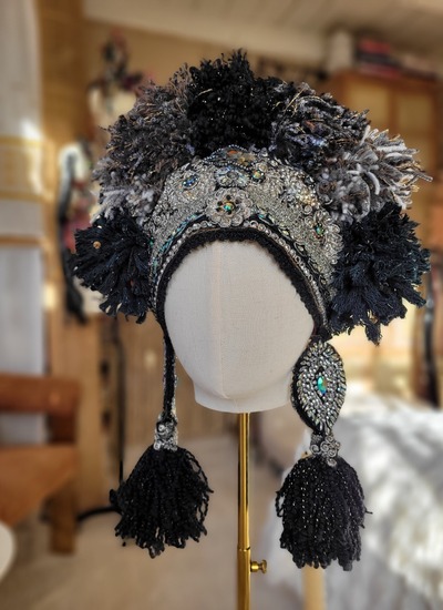 Black Pompon hat
