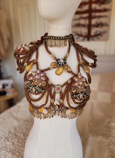 Brown bodyjewel