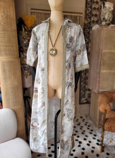  White kaftan