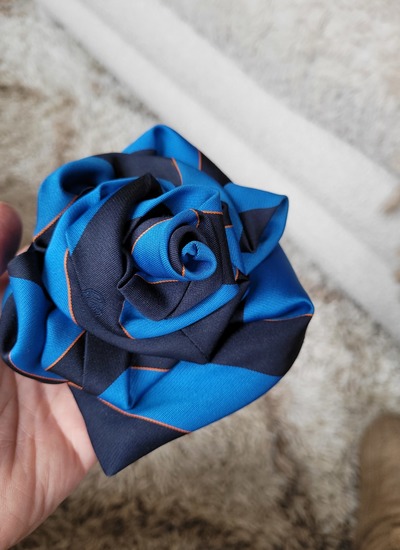KLM Rose brooche