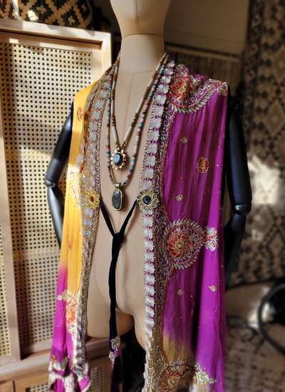 Sari kaftan five