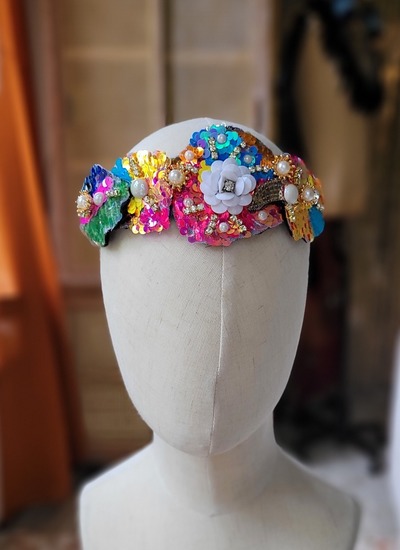 Sequin six